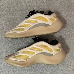 Yeezy 700 V3